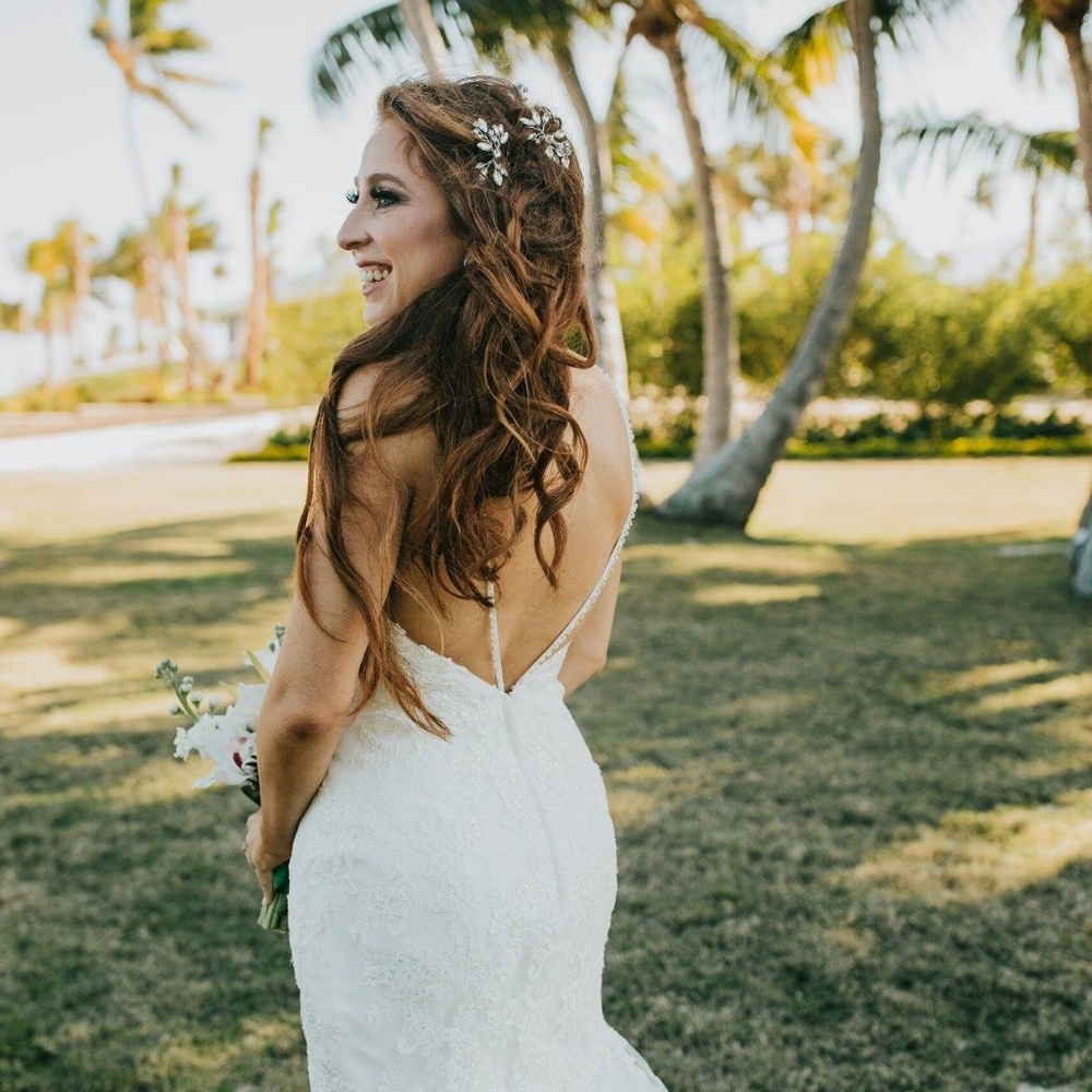 Meet Your Posher, Whitney! 🍑🎣🕇